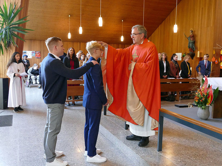 Firmung 2019 in Naumburg (Foto: Karl-Franz Thiede)